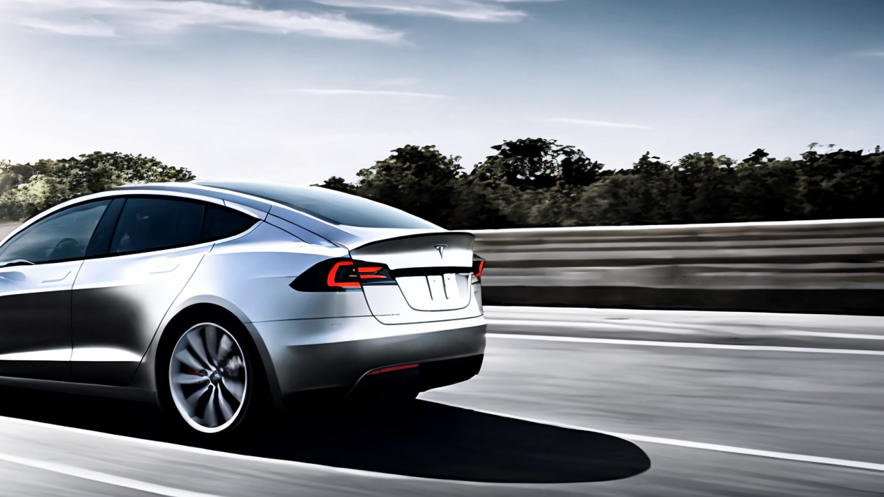 NHTSA Investigates Tesla's Faulty Full Self-Driving System